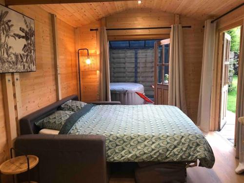Courcelles Ski Chalet | Tiny House Close to Brussels South Charleroi Airport