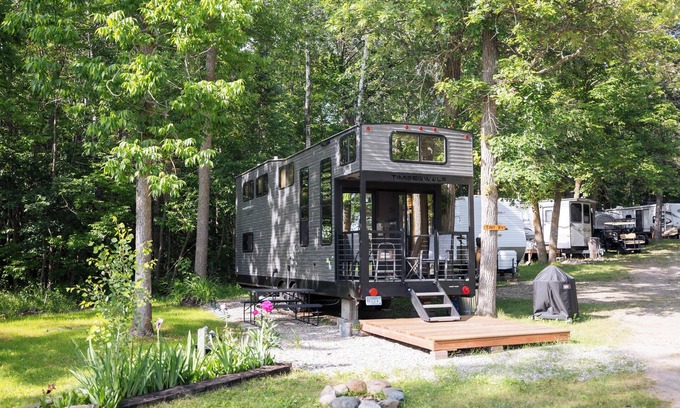Nevis House | Tiny RV Escape with Stunning Lake Views, AC, WiFi