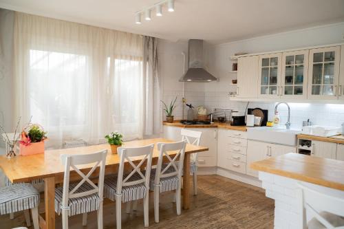 Hajduszoboszlo House | Tisch Vendégház