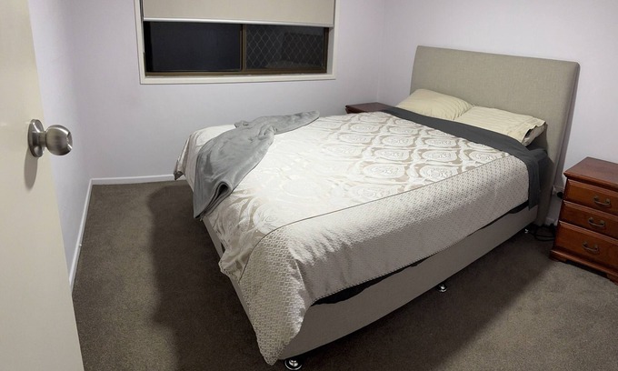 Brighton House | tnQuiet cozy room by the beach R2