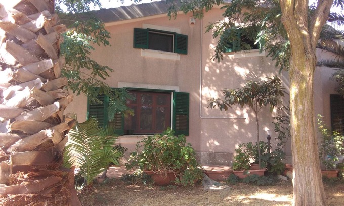 Modica Villa | To the Two Saints Scarlett