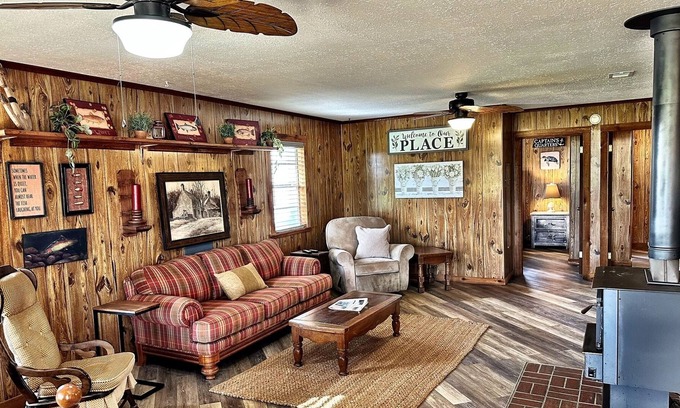 Joaquin House | Toledo Bend Fish Retreat - Two Camps!