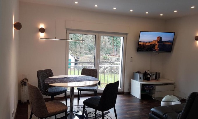 Refrath Apartment | tolles komfortables Appartement Zaubersee