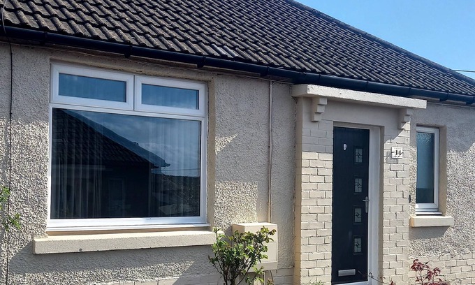 Kirkcudbright Cottage | Tom's Place - a bungalow that sleeps 4 guests in 2 bedrooms