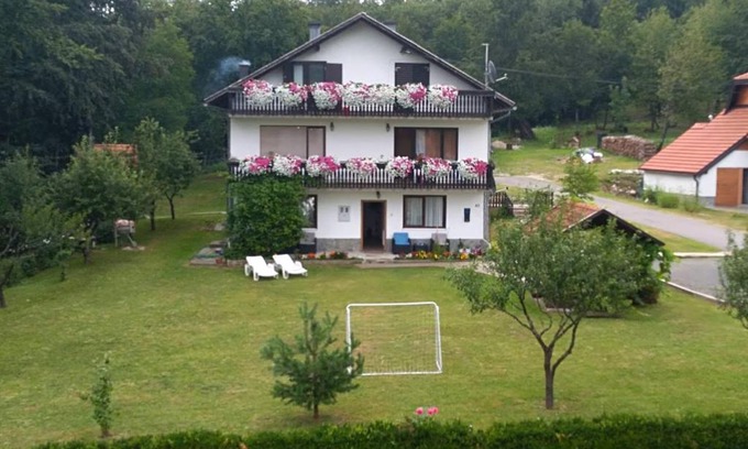 Jezerce Apartment | Tomljanović