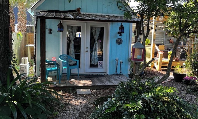 East Hill Cottage | Tommy's Tropical Zen Garden & Cottage Oasis