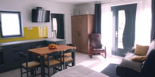 Postojna Apartment | TOMO 2