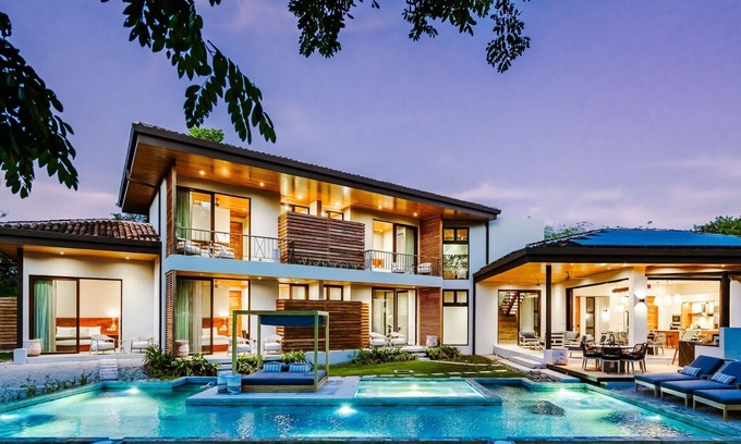 Tamarindo House | Top Family Vacation Villa with Large Pool & Hot Tub, 5 Minutes walk to the Beach!