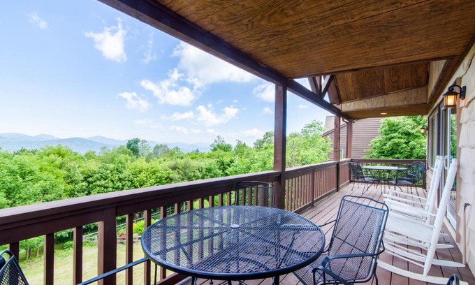 Blowing Rock House | Top Of The Rock