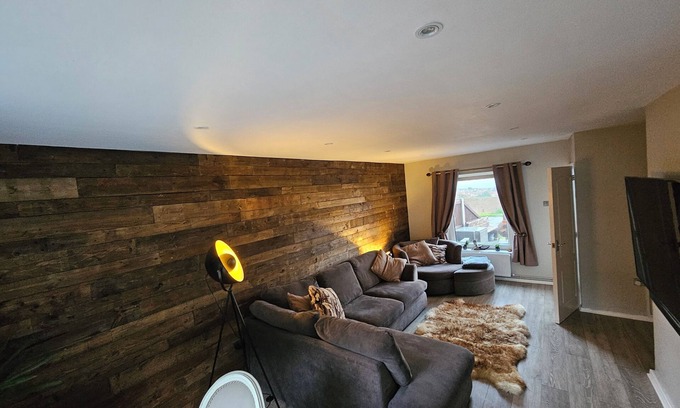 Folkestone House | Top of the town