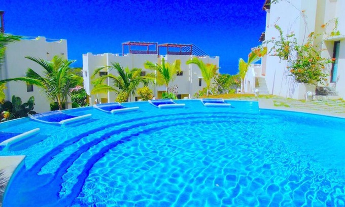 Coco Sunset Hills Apartment | TOP ON THE HILL OCEAN VIEW CONDO, PERSONALLY OWNED
