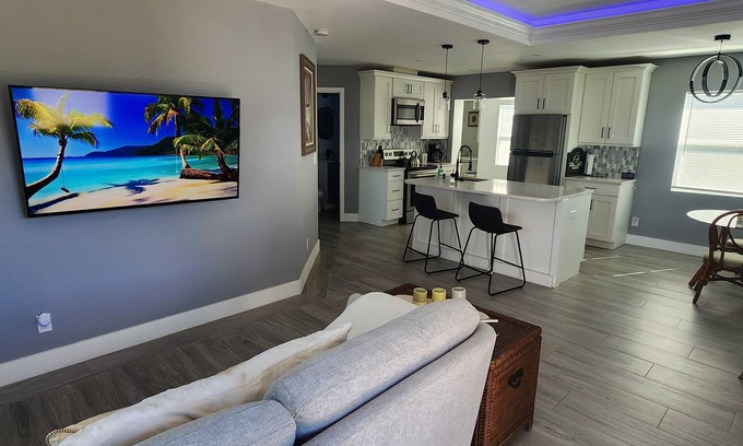 Port Charlotte House | Top Rated W/Sleep Number King Bed