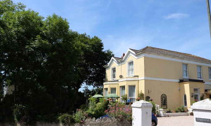 Torquay City Centre Apartment | Tor View - Sorrento