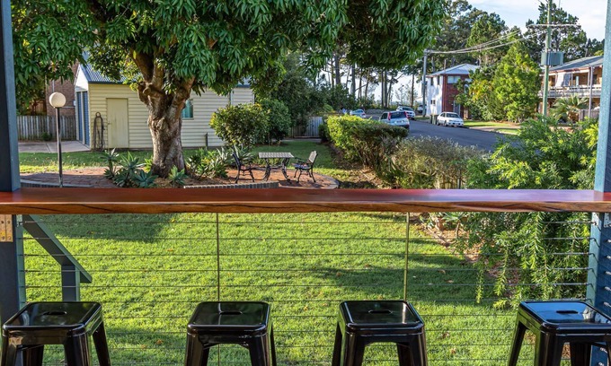 Torquay House | Torquay Treasure - Located in beautiful Hervey Bay less than 100m walk to the beach