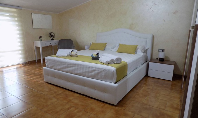 Atella Bed & Breakfast | Torre Serena B&B - Tower Room -