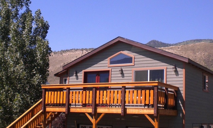 Gardiner Apartment | Tortilla Flats Overlooking the Yellowstone River, in town. nSleeps 4.
