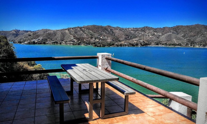 La Pena Cabin | Totally private house, located over the lake that offers unbeatable views