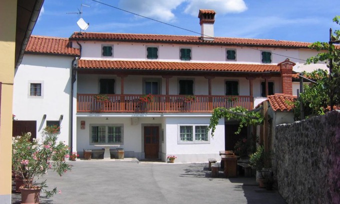 Kras House | Tourist Farm Petelin-Durcik
