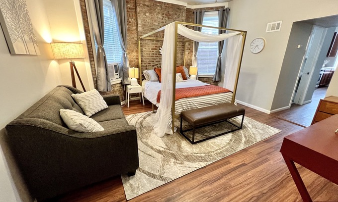 Tower Grove East Apartment | Tower Grove Studio - Fenced Yard, W/D, Pet-Friendly - 4 Mi to Downtown