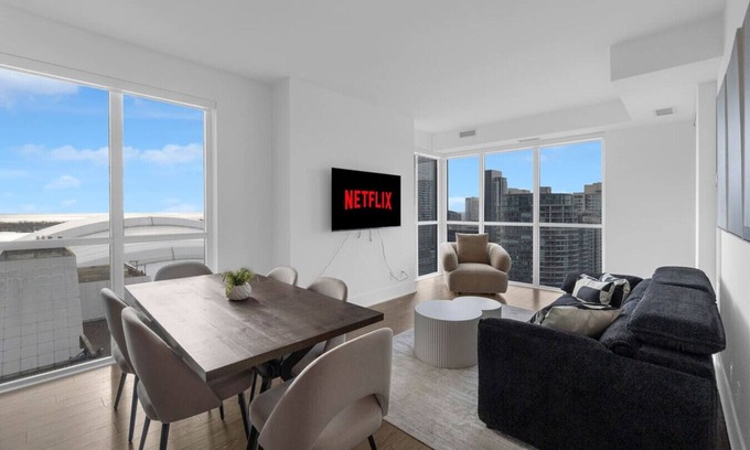 CityPlace Hotel | Tower View Suites - Free Parking - Rooftop Pool - Hot Tub - Gym