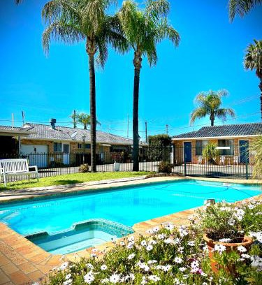 South Tamworth Hotel | Town and Country Motor Inn