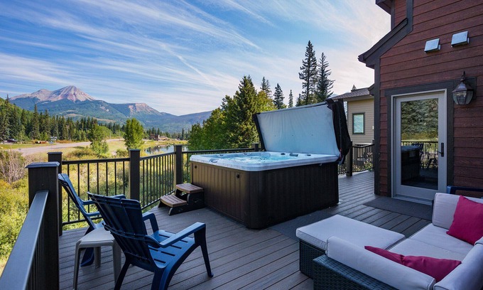 Purgatory House | Townhome Across from Purg- Awesome Unobstructed Views/Deck/Private Hot Tub