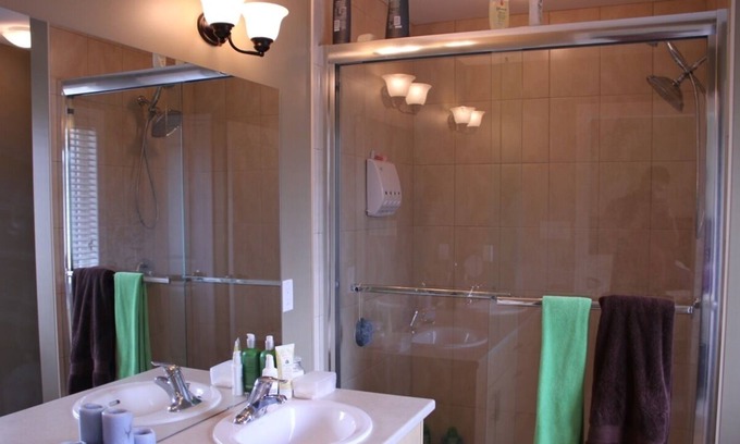 London House | Townhouse walk to Masonville Mall, close to University Hospital and Western Univ