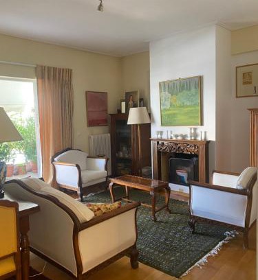 Neo Psychiko Apartment | Traditional And Spacious Apartment In Neo Psychiko