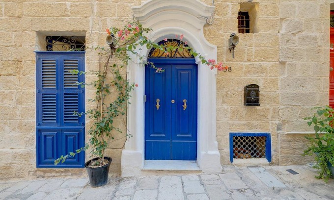 Cospicua House | Traditional Maltese Townhouse in Cospicua