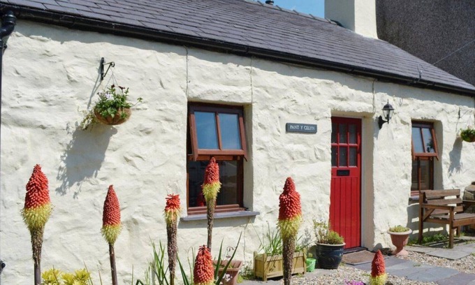 Brynrefail Cottage | Traditional Quarryman's Cottage