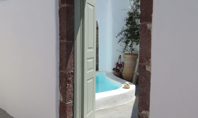 Megalochori House | Traditional Village House 'Alba Lily' with heated plunge pool