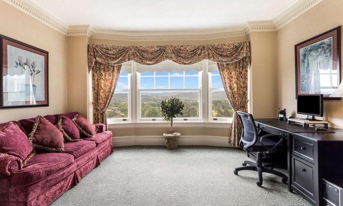 Town of Union Hotel | Traditions at the Glen Hotel and Spa