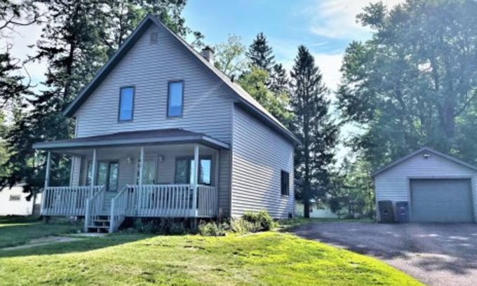 Park Falls House | Trailside Tuckaway | 3 Bed, 1 Bath