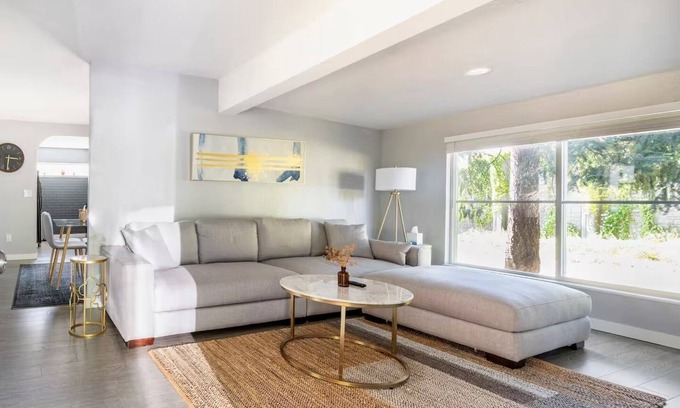 Renton House | Tranquil 2-bedroom house in Renton minutes from Seattle