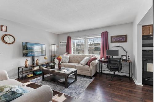 Spring Lake Park Apartment | Tranquil 2BR Apt NE Mpls - 8073 Apt 4