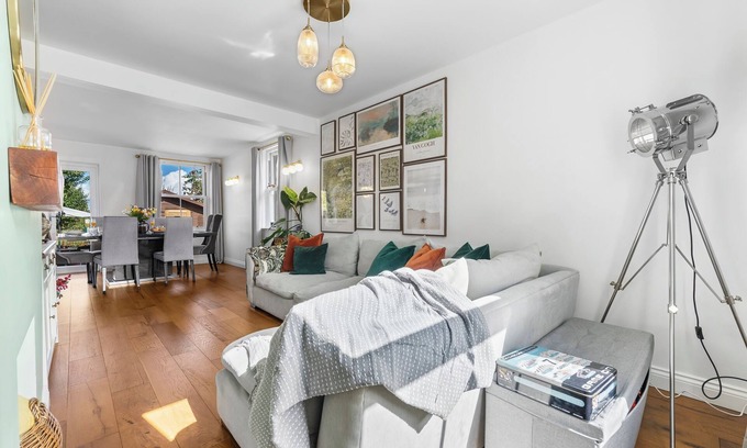 Southam House | Tranquil 3-bedroom house in Southam for a peaceful Getaway