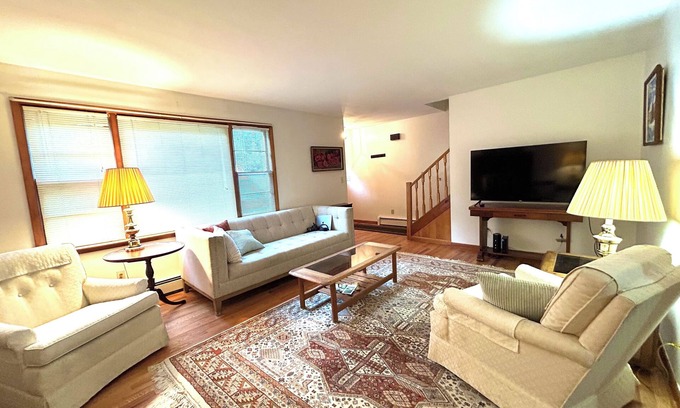 Fort Montgomery House | Tranquil 4-bedroom home, 2 miles from West Point, loaded with amenities