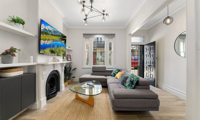 Pyrmont House | Tranquil 4BR3BA Harborside Retreat by Palm&Vine