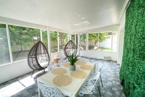 Meadowlawn House | Tranquil And Sunny 4br Getaway Home
