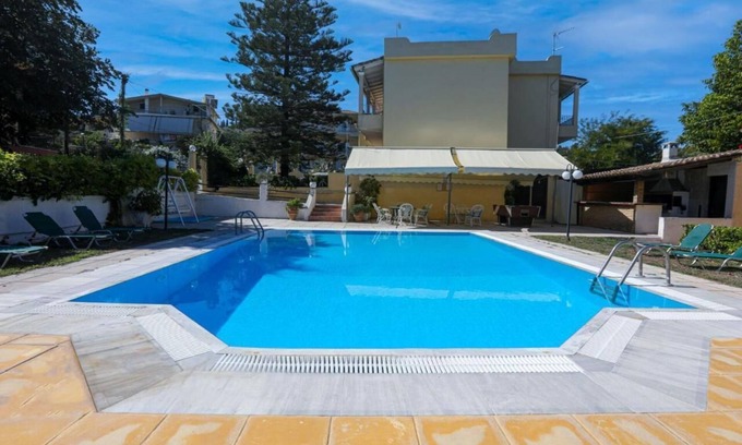 Gouvia Apartment | Tranquil apartments Corfu maisonette No2