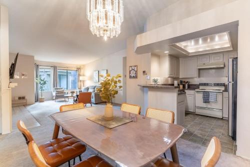 Northwest Bellevue Apartment | Tranquil Apt 2 King Suites Pet Friendly near DT Bellevue