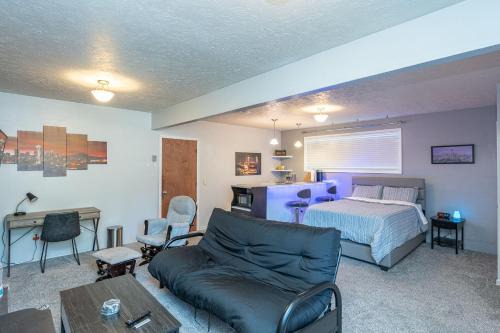 Lacey House | Tranquil Private Studio