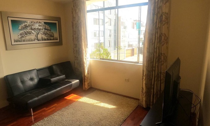 Santiago de Surco Apartment | Tranquil Spacious Apt in Surco 20 mins to Park Kennedy Miraflores
