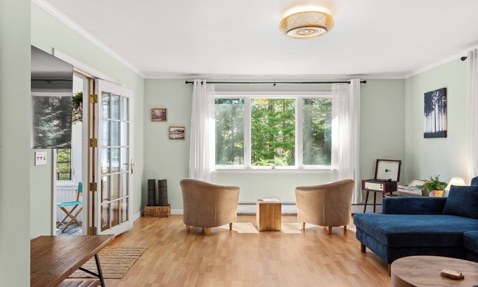 Mount Desert Cottage | Tranquil View Cottage & Cabin, Pet Friendly with Wifi