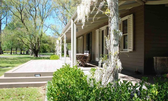 Broughton Vale House | TRANQUILITY, Berry - 2pm check out Sundays! Berry & Surrounds