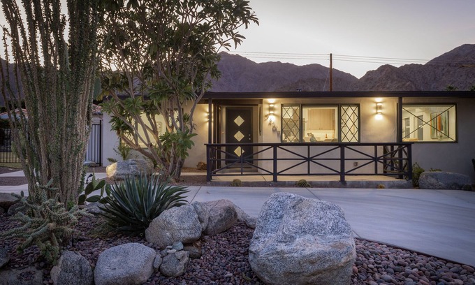 La Quinta Cove House | Travel Back in Time to this Gorgeous 1950's Remodel