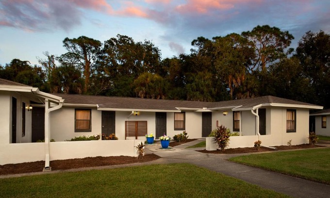 Titusville Hotel | Travel Inn of Titusville