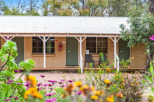 Mundaring Hotel | Travellers Rest Motel