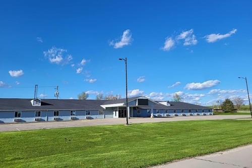 Atlanta Hotel | Travelodge by Wyndham Atlanta, Illinois