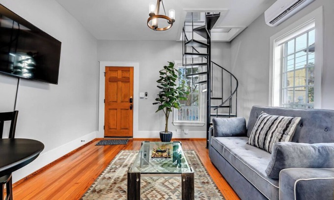 Marble Falls Condo | Travis L.B.J Historic Downtown Marble Falls- 2 Suite Combo